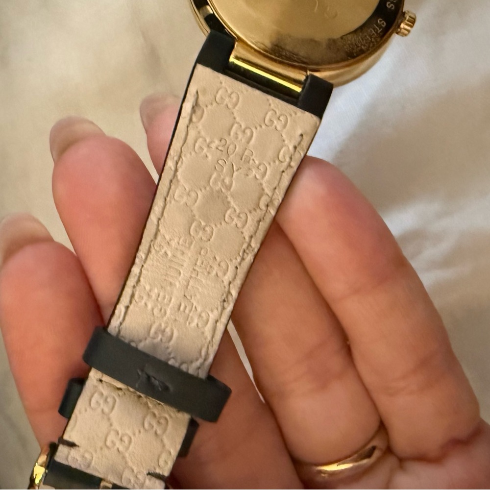 Gucci Interlocking G Watch – Model 133.3 (Black/Gold) - Picture 7 of 9
